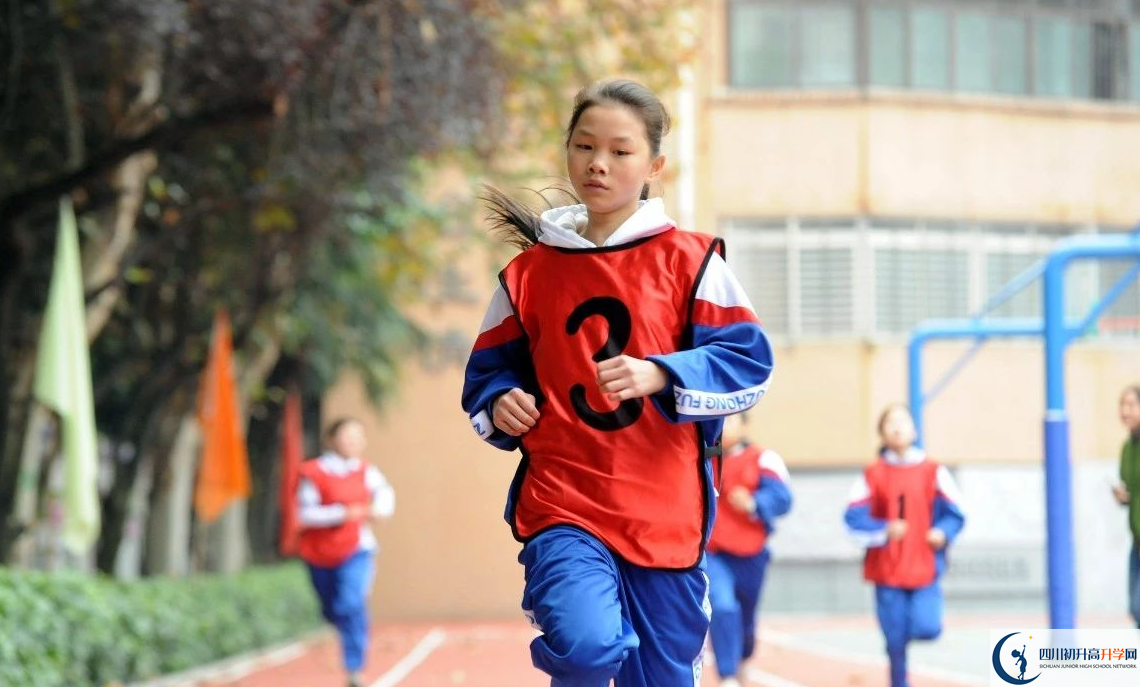 成都大學附屬中學高中平行班怎么樣？