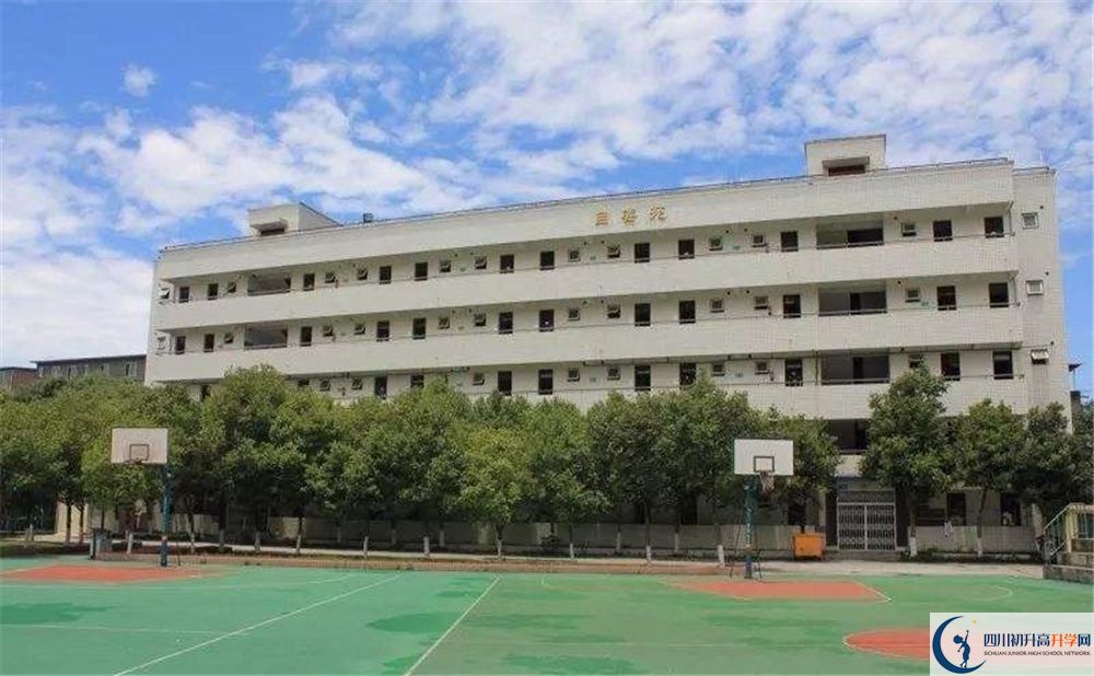 成都市籍田中學(xué)實(shí)驗(yàn)班人數(shù)是多少？