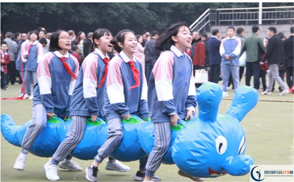 成都嘉祥外國語學(xué)校實(shí)驗(yàn)班人數(shù)是多少？