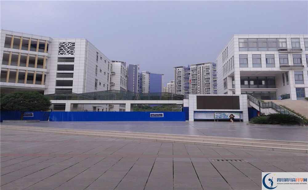 成都市第三中學(xué)高中分班考試難嗎？