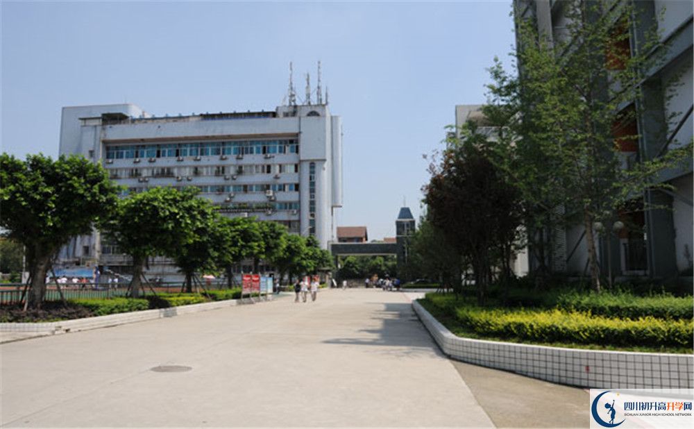 成都鐵路中學(xué)面向全國(guó)招生嗎？