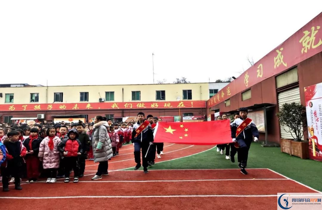 成都文武學(xué)校高中分班考試難嗎？