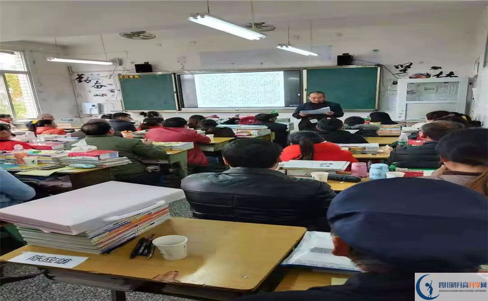 賈家中學實驗班學費貴嗎？