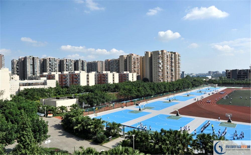 成都棠湖外國語學(xué)校補課嗎？