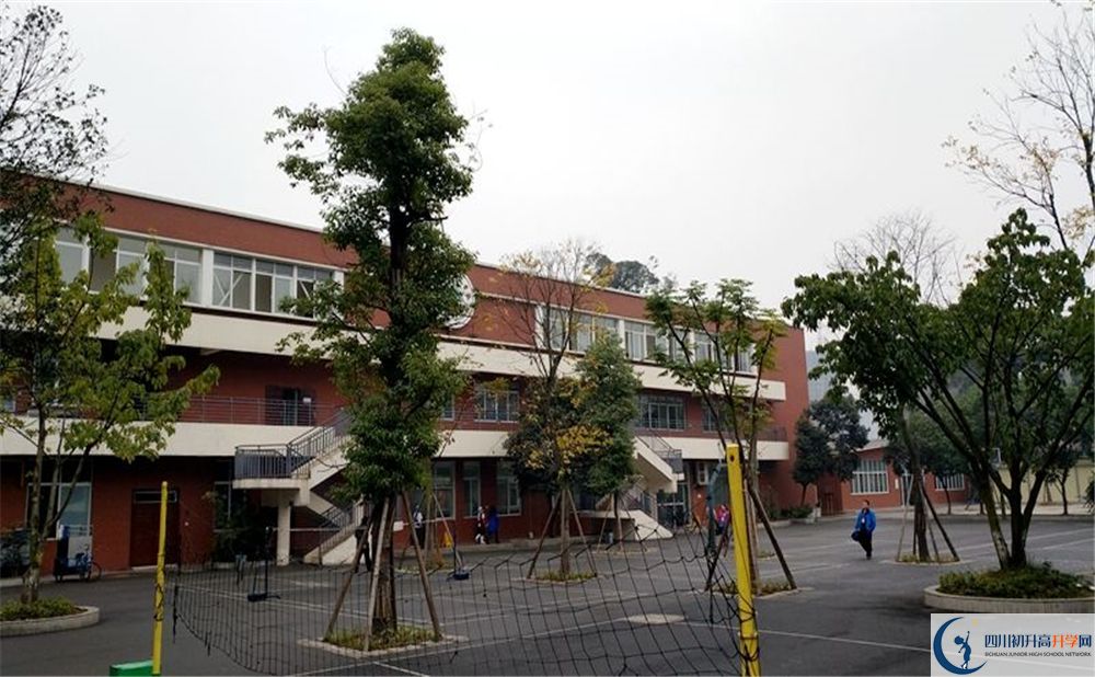 成都七中八一學(xué)校2020年成都市排名高不高？