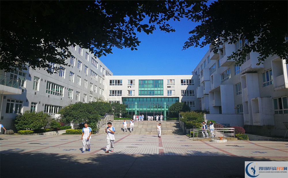 2020年成都市鐵路中學是國重嗎？